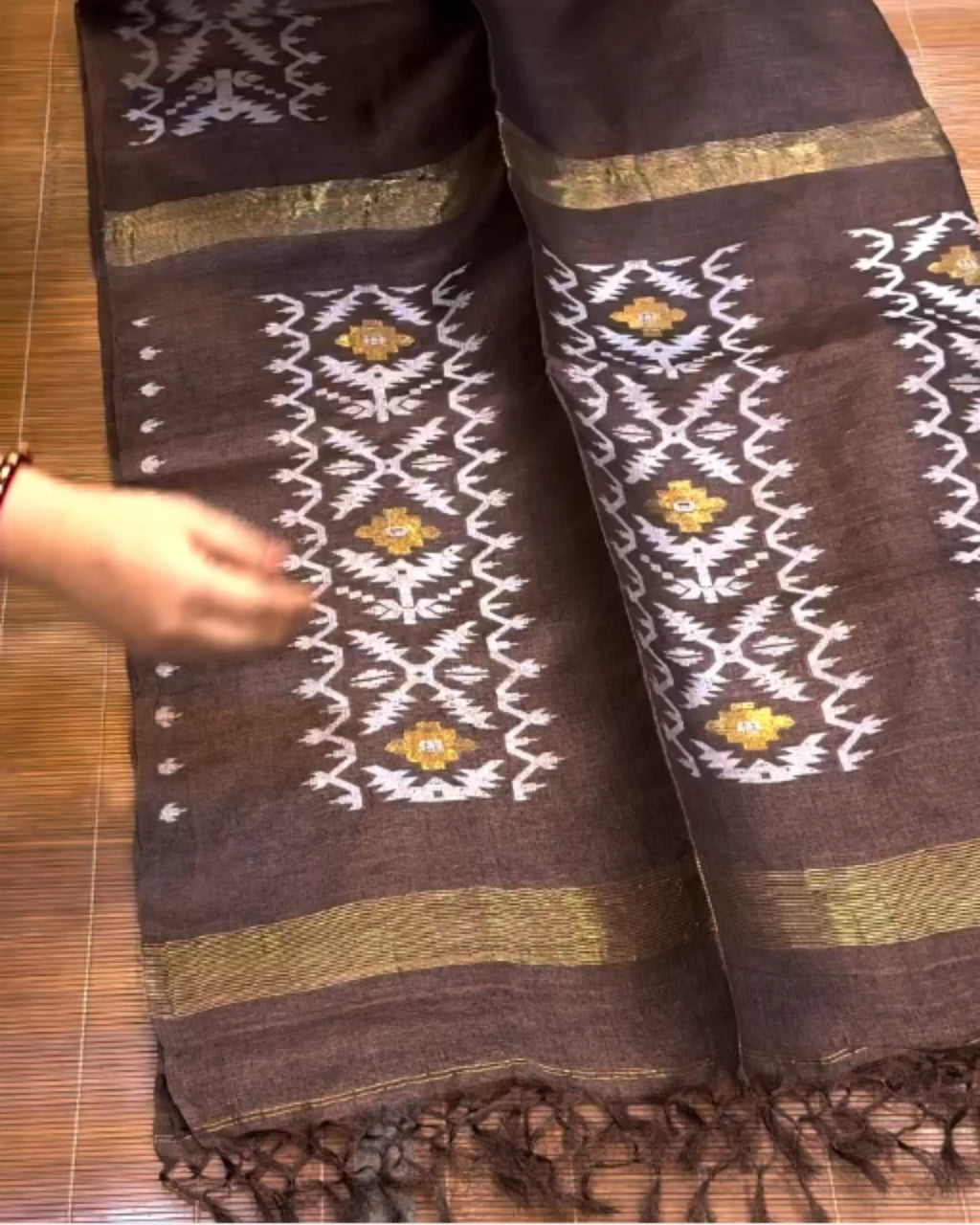 Bhoomi jamdani Saree