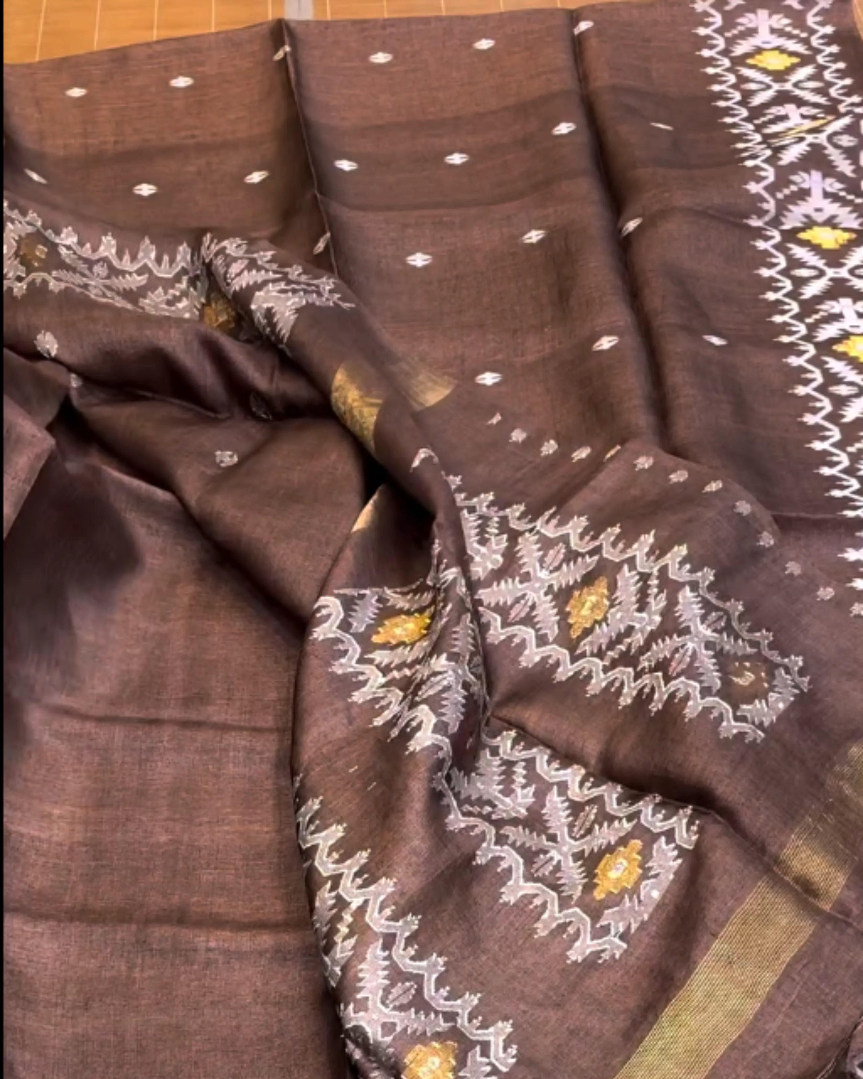 Bhoomi jamdani Saree