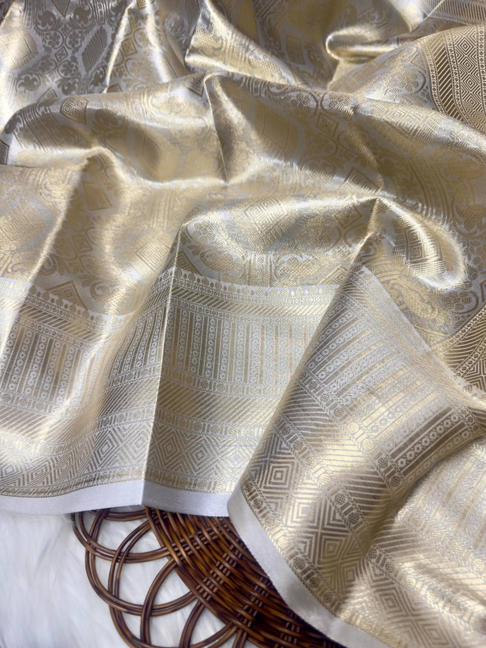 Patli  banarsi handloom Saree