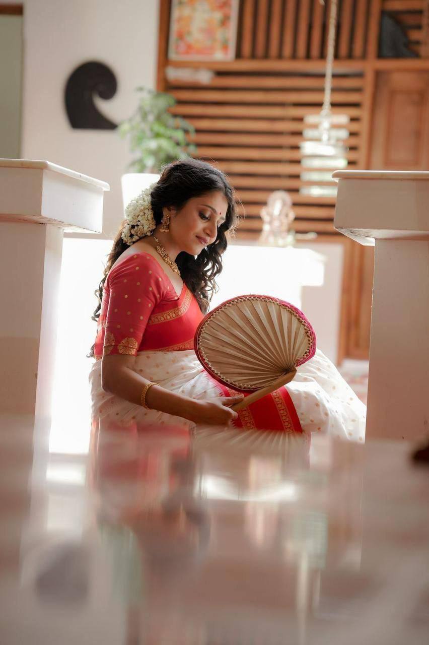 Elegant Comfort Organic Banarasi Lichi Silk Wedding Saree