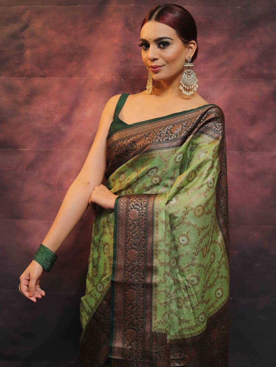 Organic Banarasi Wedding Saree – Lightweight & Breathable