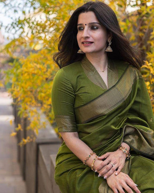Elegant Comfort Organic Banarasi Lichi Silk Wedding Saree