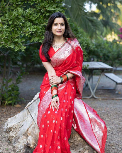 Modern Saree Crafted in Lilan Slub Soft Cotton with Rich Woven Blouse
