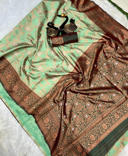 Organic Banarasi Wedding Saree – Lightweight & Breathable