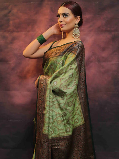 Organic Banarasi Wedding Saree – Lightweight & Breathable